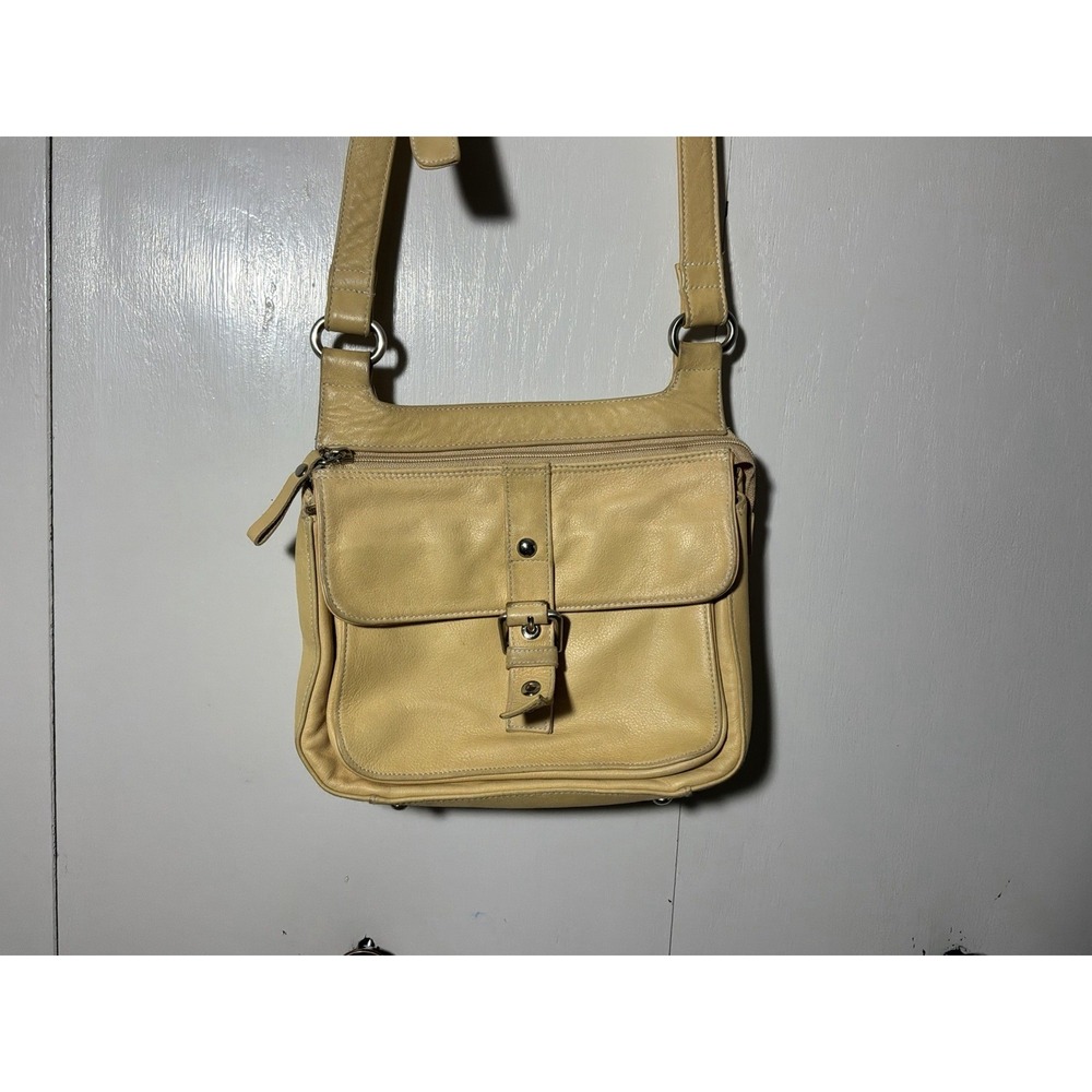 Perlina Leather Crossbody Lots Of Pockets Feet Pretty Buttery Color‎